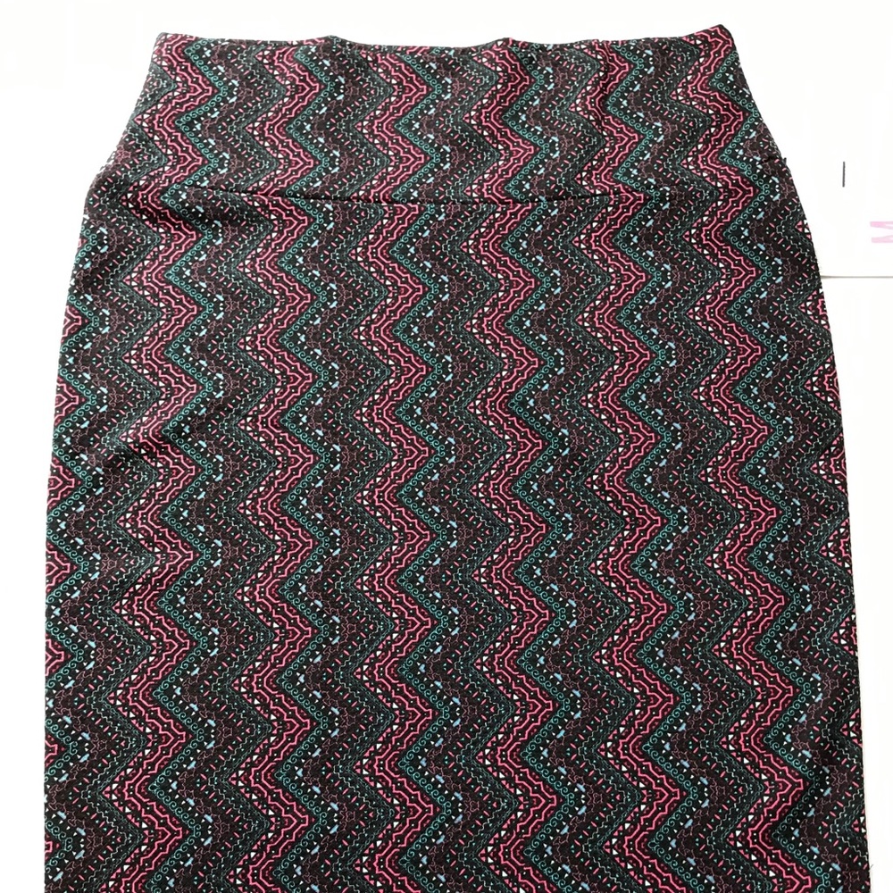 Medium Lularoe Cassie Pencil Skirt